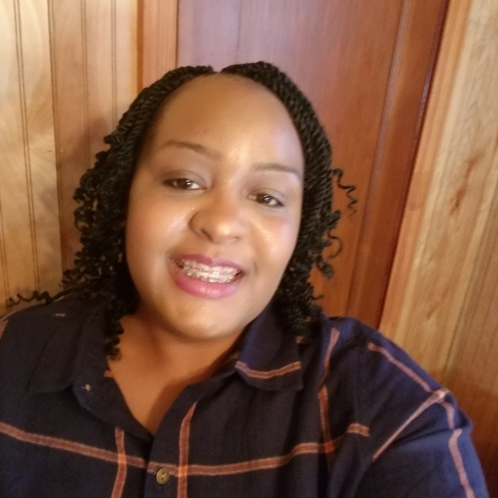 Meet your Posher, Adrienne